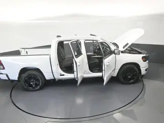 Ram 1500 2020 4x2 Big Horn 4dr Crew Cab 5.6 ft. SB Pickup