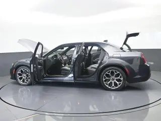 Chrysler 300 2018 S 4dr Sedan