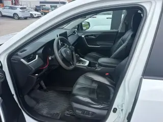 Toyota RAV4 2025 XLE 4dr SUV