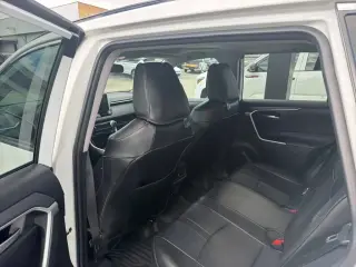 Toyota RAV4 2025 XLE 4dr SUV