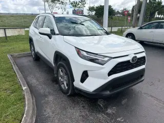 Toyota RAV4 2025 XLE 4dr SUV