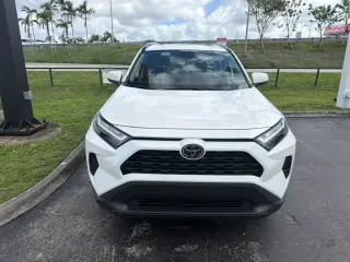 Toyota RAV4 2025 XLE 4dr SUV