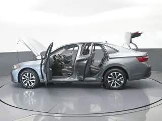 Volkswagen Jetta 2024 S 4dr Sedan 8A