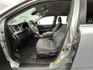 Toyota Highlander 2019 LE 4dr SUV (2.7L I4)