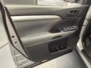 Toyota Highlander 2019 LE 4dr SUV (2.7L I4)