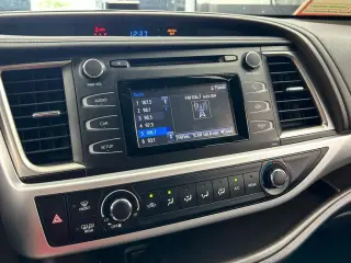 Toyota Highlander 2019 LE 4dr SUV (2.7L I4)
