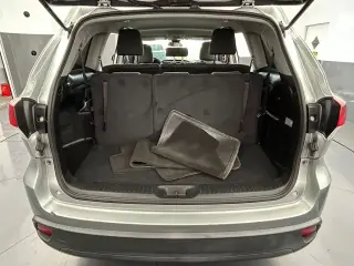 Toyota Highlander 2019 LE 4dr SUV (2.7L I4)