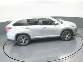 Toyota Highlander 2019 LE 4dr SUV (2.7L I4)