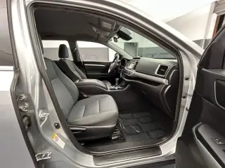 Toyota Highlander 2019 LE 4dr SUV (2.7L I4)