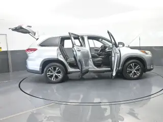 Toyota Highlander 2019 LE 4dr SUV (2.7L I4)