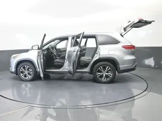 Toyota Highlander 2019 LE 4dr SUV (2.7L I4)
