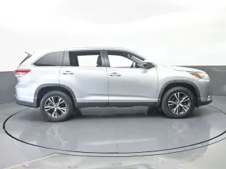 Toyota Highlander 2019 LE 4dr SUV (2.7L I4)