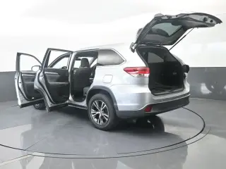 Toyota Highlander 2019 LE 4dr SUV (2.7L I4)
