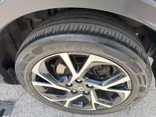 Toyota C-HR 2019 LE 4dr Crossover