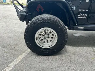 Jeep Wrangler Unlimited 2018 4x4 Sahara 4dr SUV (midyear release)