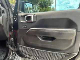 Jeep Wrangler Unlimited 2018 4x4 Sahara 4dr SUV (midyear release)