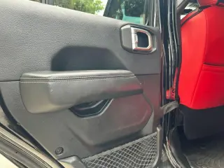 Jeep Wrangler Unlimited 2018 4x4 Sahara 4dr SUV (midyear release)