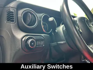 Jeep Wrangler Unlimited 2018 4x4 Sahara 4dr SUV (midyear release)