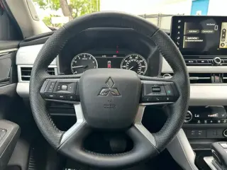 Mitsubishi Outlander 2025 SE 4dr SUV