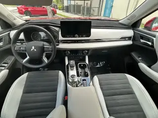 Mitsubishi Outlander 2025 SE 4dr SUV