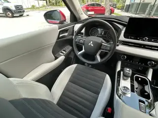 Mitsubishi Outlander 2025 SE 4dr SUV