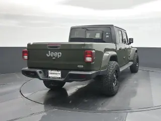 Jeep Gladiator 2022 4x4 Overland 4dr Crew Cab 5.0 ft. SB