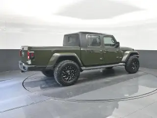 Jeep Gladiator 2022 4x4 Overland 4dr Crew Cab 5.0 ft. SB