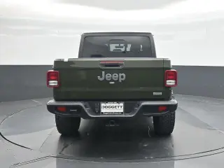 Jeep Gladiator 2022 4x4 Overland 4dr Crew Cab 5.0 ft. SB