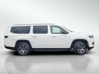 Jeep Wagoneer L 2023 4x4 Carbide 4dr SUV