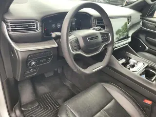 Jeep Wagoneer L 2023 4x4 Carbide 4dr SUV
