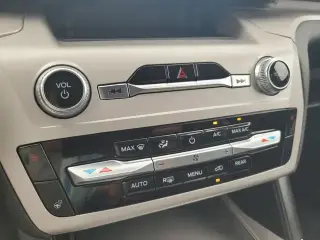 Ford Explorer 2023 AWD XLT 4dr SUV