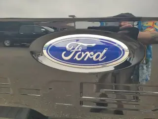 Ford F-150 2023 4x2 XL 4dr SuperCrew 5.5 ft. SB