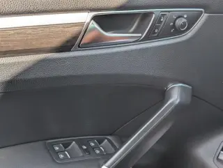 Volkswagen Passat 2017 1.8T SE 4dr Sedan w/Technology