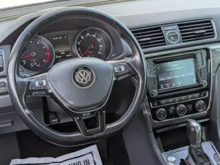 Volkswagen Passat 2017 1.8T SE 4dr Sedan w/Technology