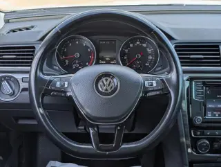 Volkswagen Passat 2017 1.8T SE 4dr Sedan w/Technology
