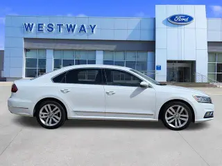 Volkswagen Passat 2017 1.8T SE 4dr Sedan w/Technology