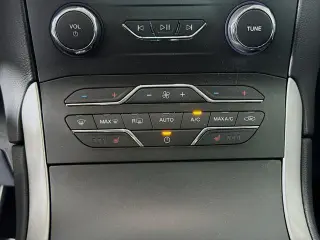 Ford Edge 2019 AWD SEL 4dr Crossover