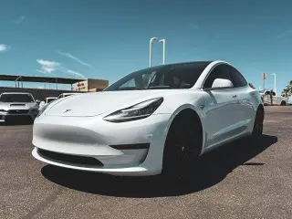 Tesla Model 3 2018 Mid Range 4dr Fastback