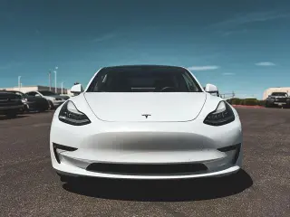 Tesla Model 3 2018 Mid Range 4dr Fastback