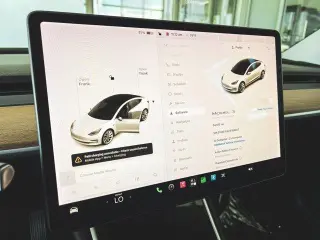 Tesla Model 3 2018 Mid Range 4dr Fastback