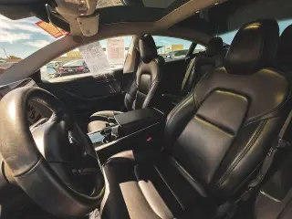 Tesla Model 3 2018 Mid Range 4dr Fastback