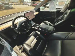 Tesla Model 3 2018 Mid Range 4dr Fastback