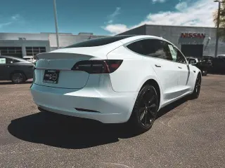 Tesla Model 3 2018 Mid Range 4dr Fastback