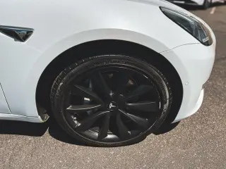 Tesla Model 3 2018 Mid Range 4dr Fastback