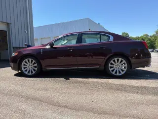 Lincoln MKS 2011 AWD 4dr Sedan