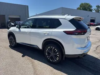 Nissan Rogue 2025 AWD Platinum 4dr Crossover
