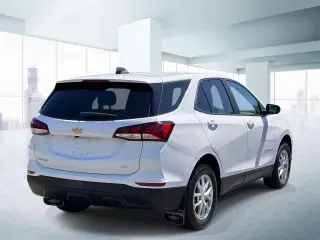 Chevrolet Equinox 2023 4x4 LS 4dr SUV w/1LS
