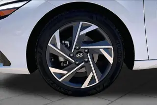 Hyundai ELANTRA 2025 Limited 4dr Sedan