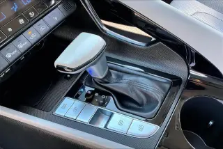 Hyundai ELANTRA 2025 Limited 4dr Sedan