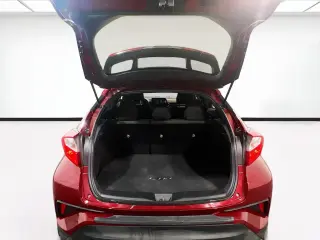 Toyota C-HR 2018 XLE Premium 4dr Crossover